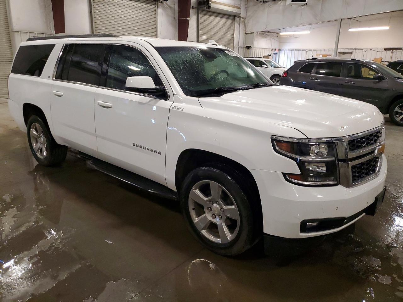 2020 Chevrolet Suburban K1500 Lt - zdjęcie 4