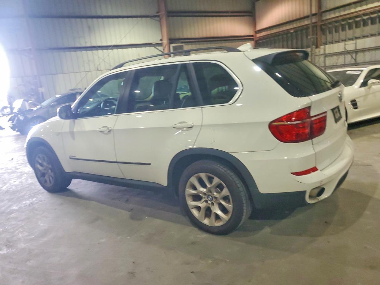 2013 BMW X5 xDrive35I - zdjęcie 2