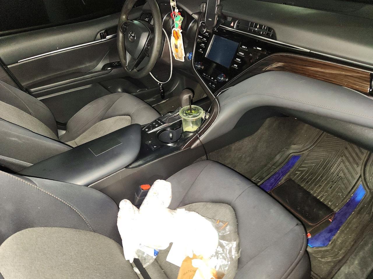 2019 Toyota Camry Le - zdjęcie 13
