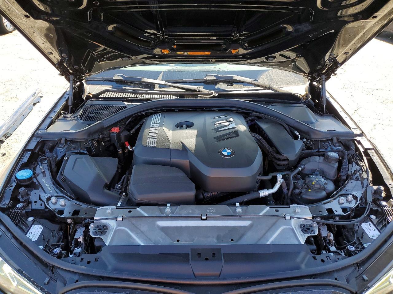2025 BMW 330I - zdjęcie 11