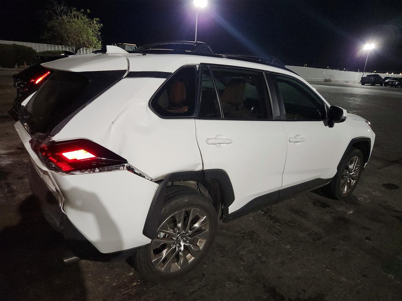 2019 Toyota Rav4 Xle Premium - zdjęcie 3
