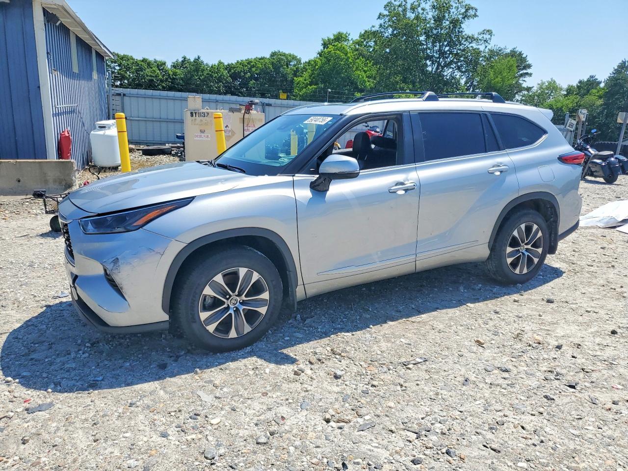2023 Toyota Highlander Xle - zdjęcie główne