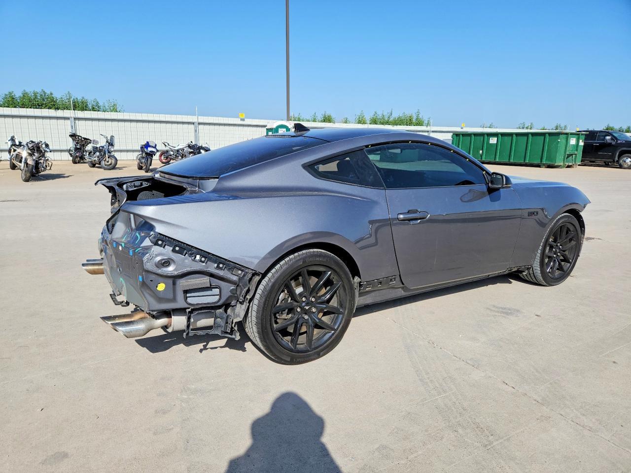 Ford Mustang - zdjęcie 3