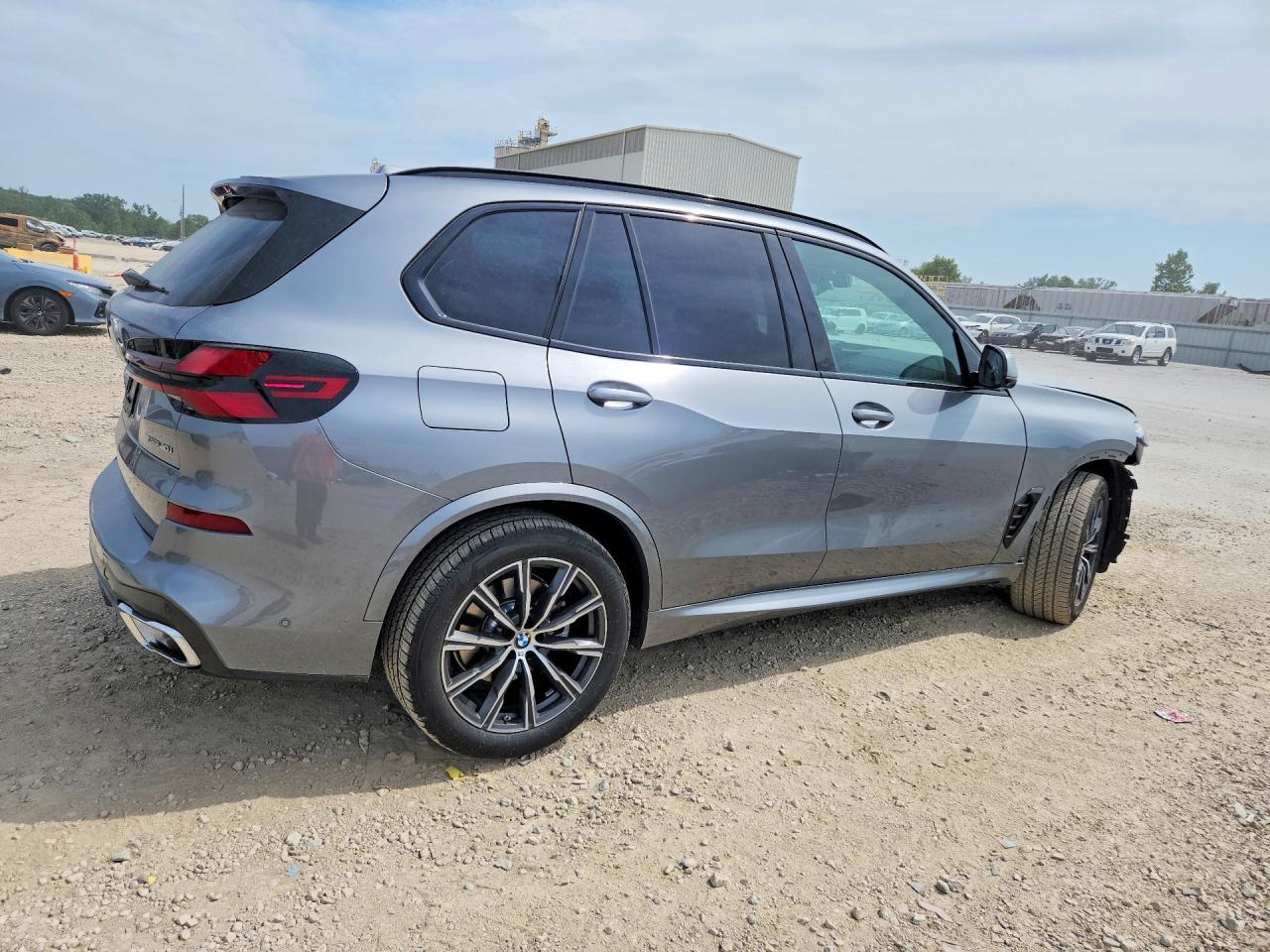 2026 BMW X5 xDrive40I - zdjęcie 3