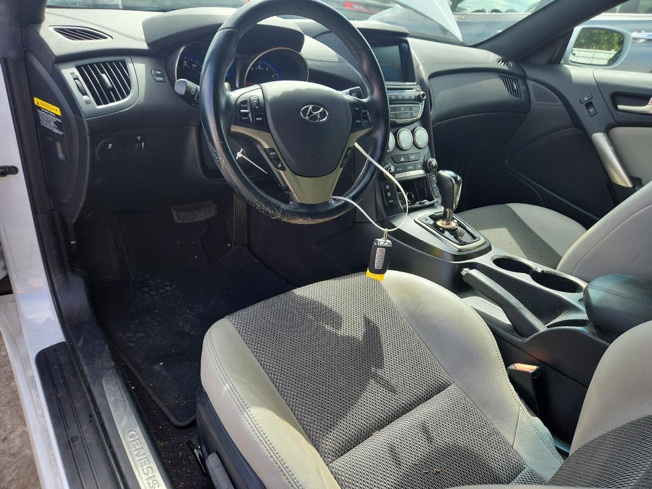 2014 Hyundai Genesis Coupe 2.0T - zdjęcie 8