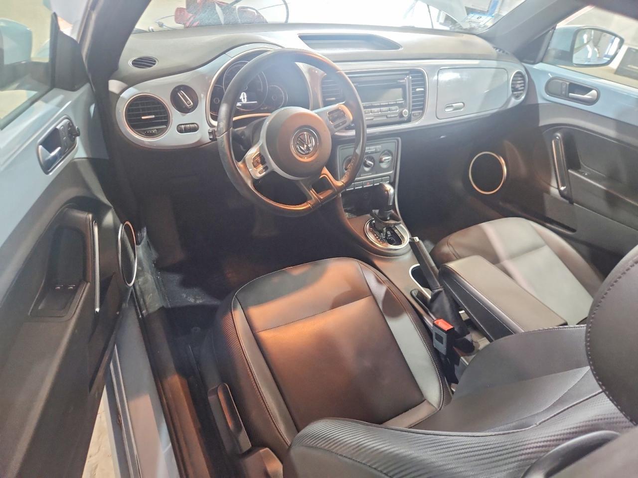 2014 Volkswagen Beetle - zdjęcie 8