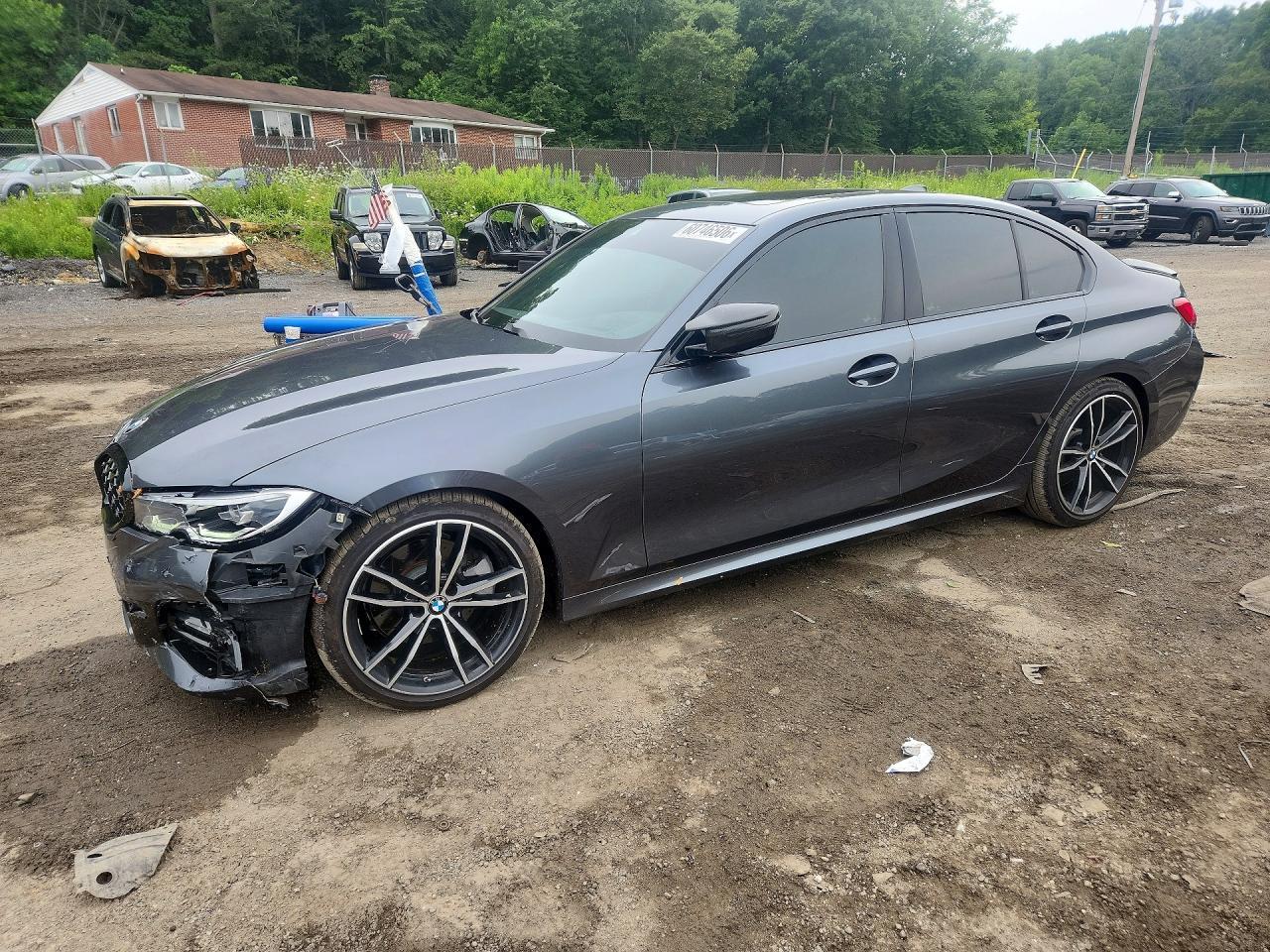 2021 BMW Seria 3 330i - zdjęcie główne