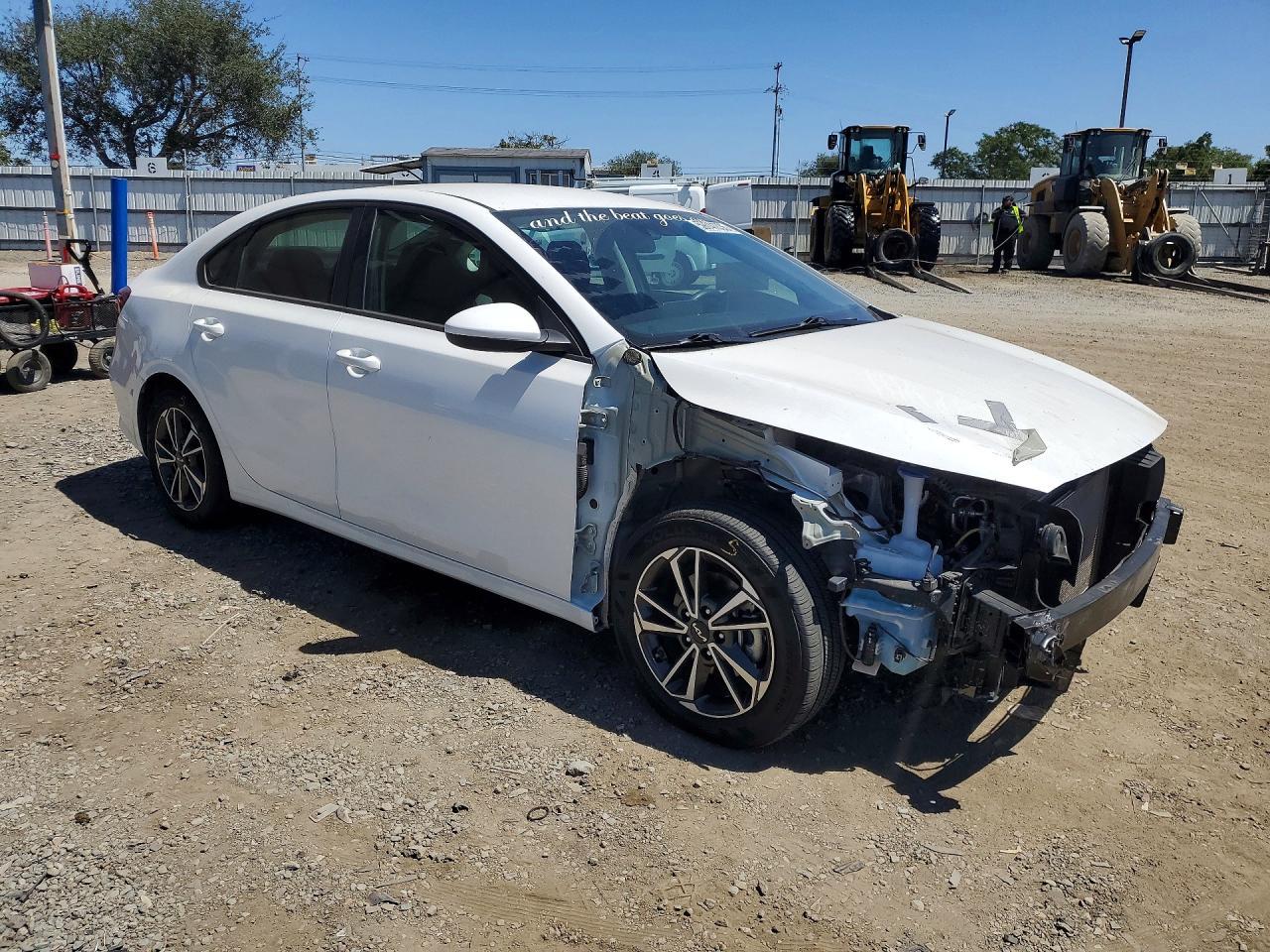 2022 Kia Forte Lxs - zdjęcie 4