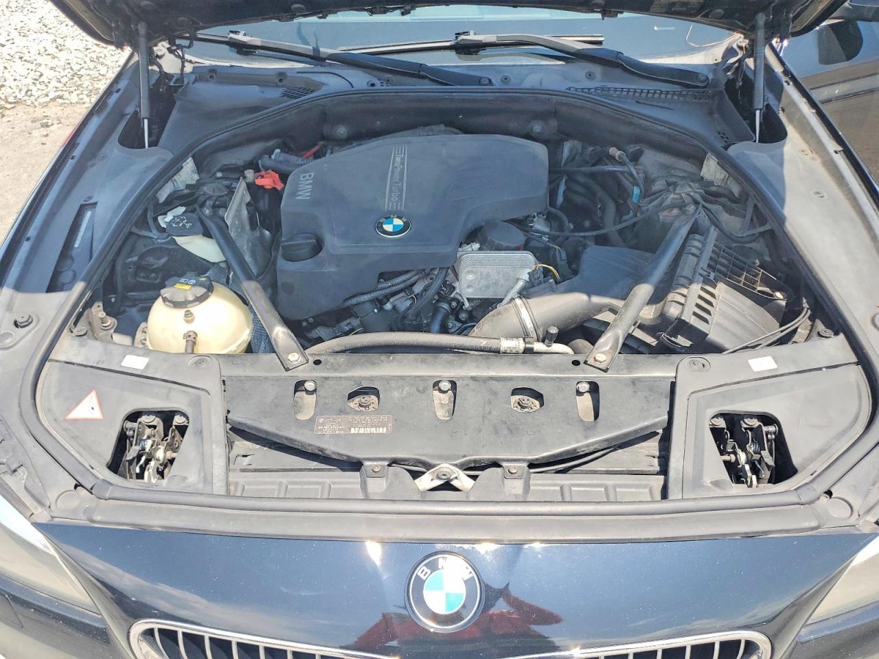 2015 BMW Seria 5 528i - zdjęcie 11