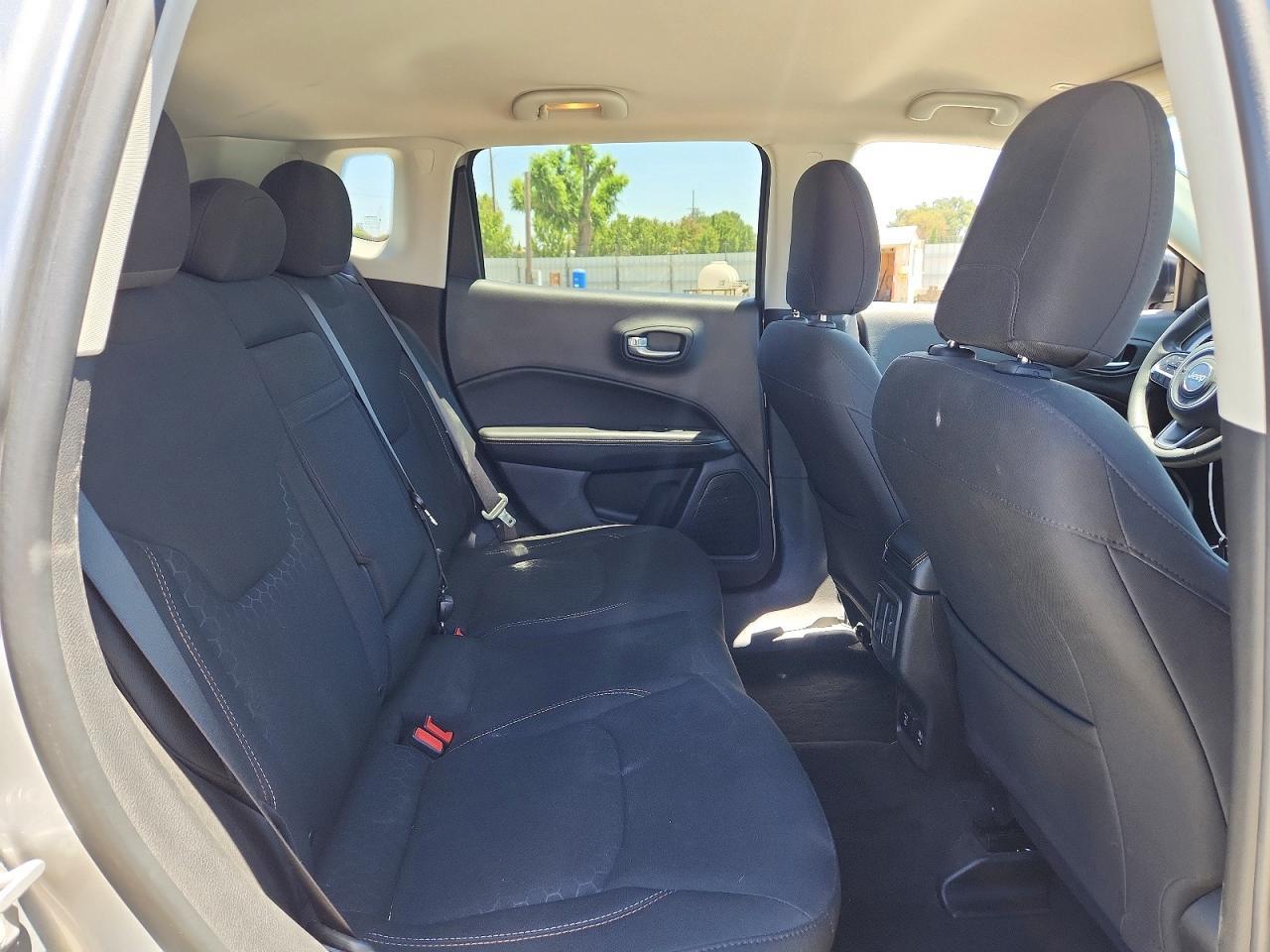 2018 Jeep Compass Sport - zdjęcie 11