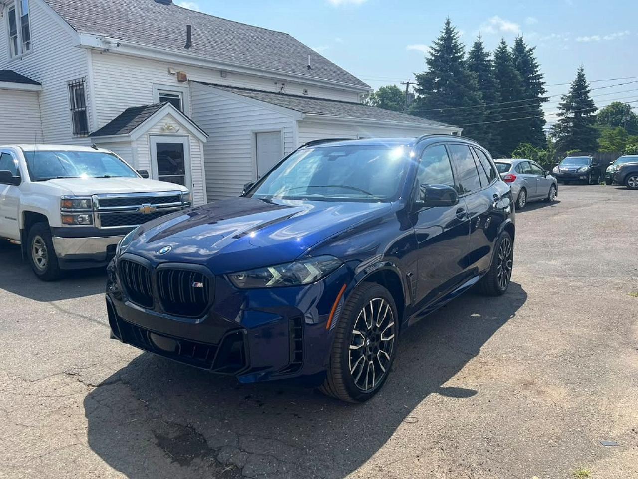 2024 BMW X5 M60I - zdjęcie główne