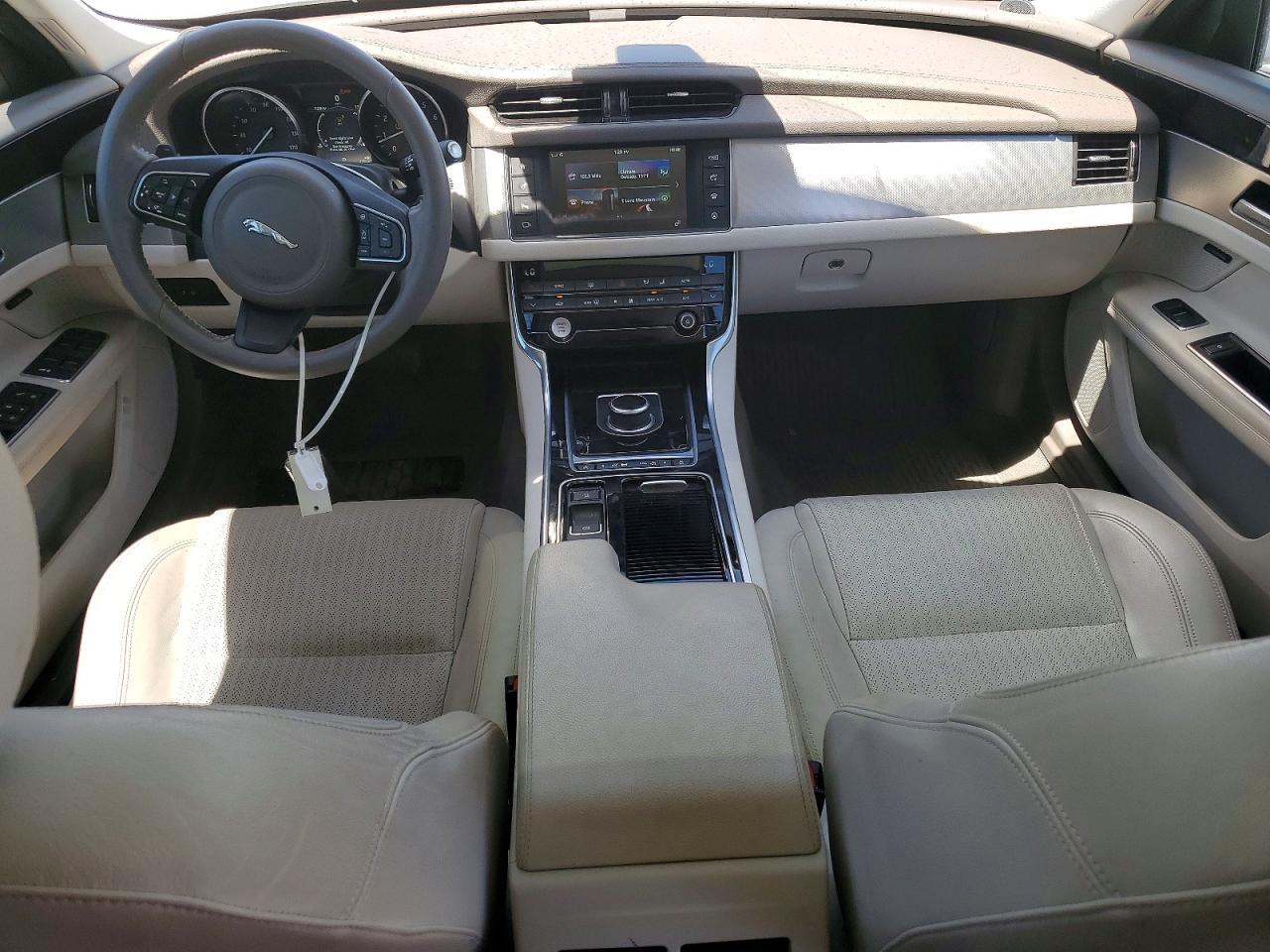 2017 Jaguar Xf Prestige - zdjęcie 8