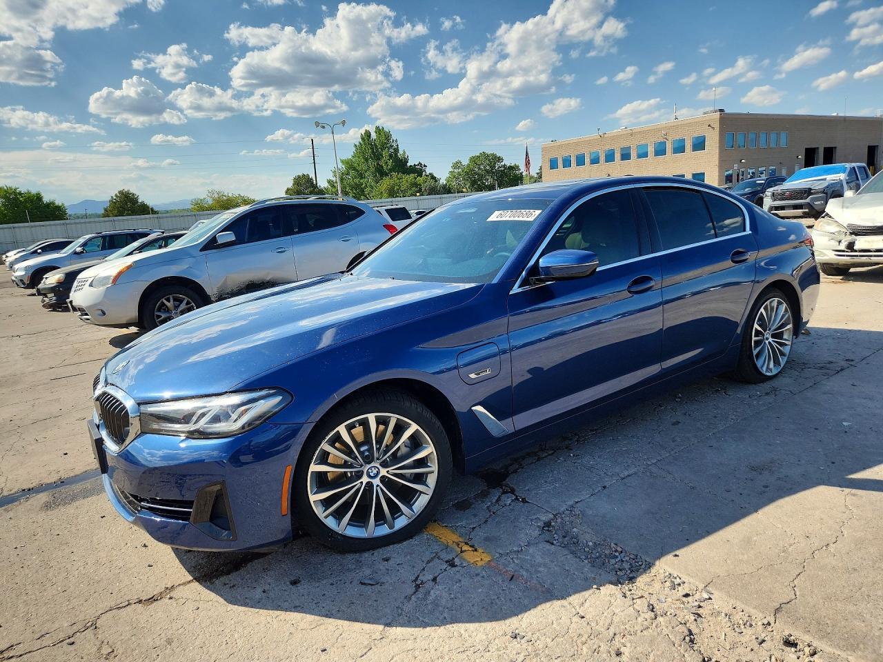 2023 BMW 530Xe - zdjęcie główne