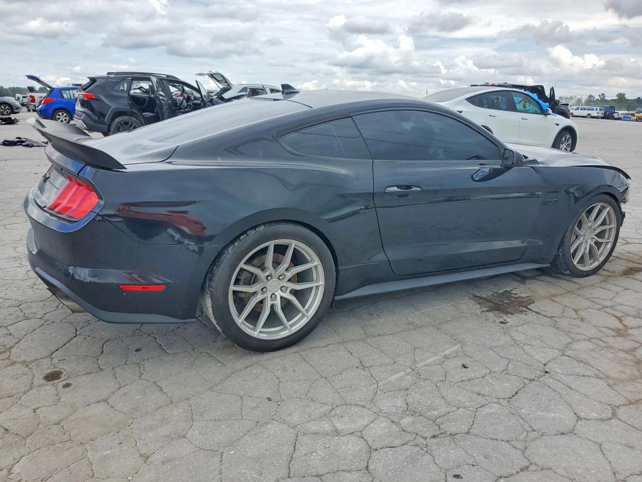 2020 Ford Mustang Gt - zdjęcie 3