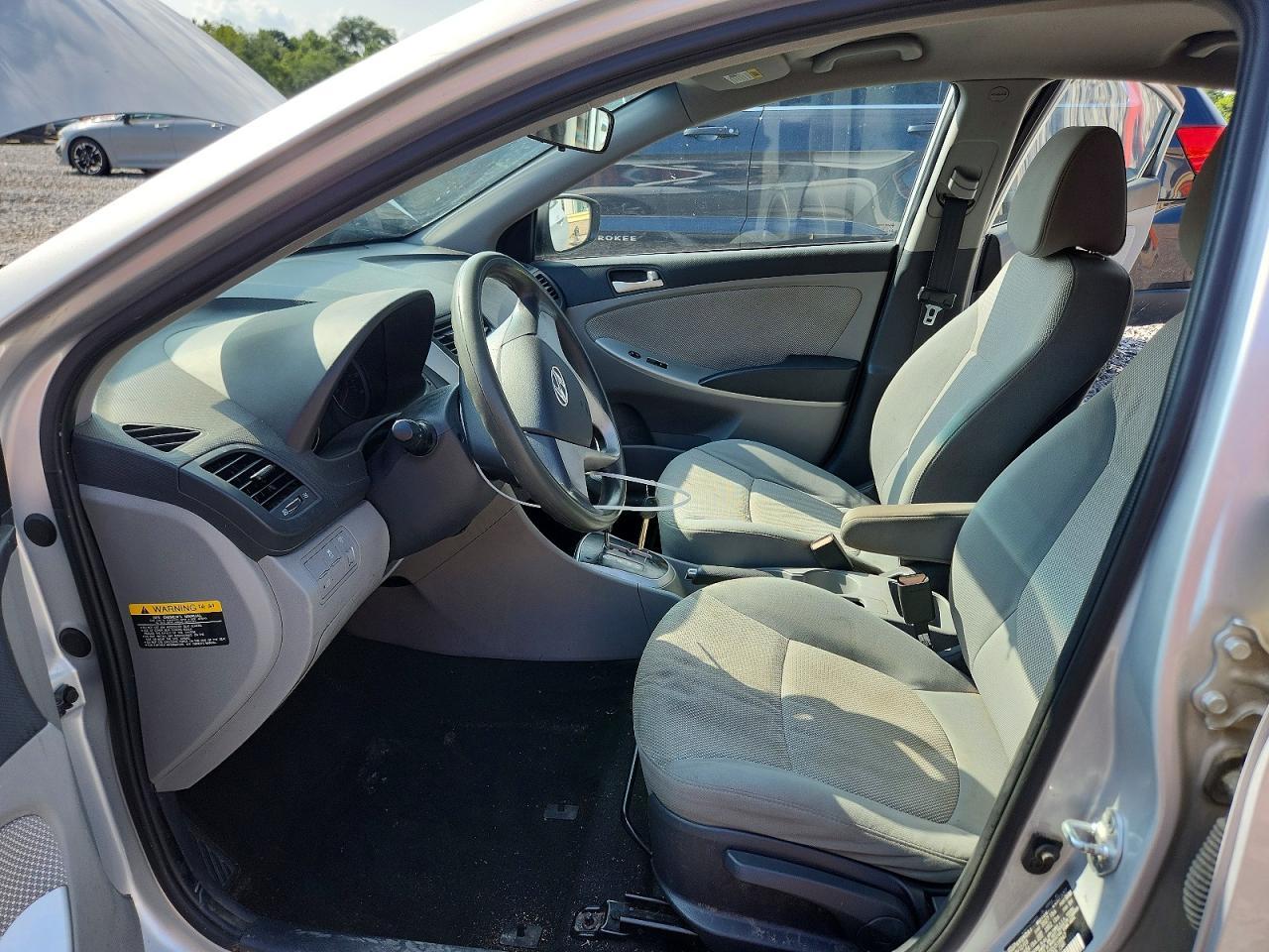 2013 Hyundai Accent Gls - zdjęcie 7