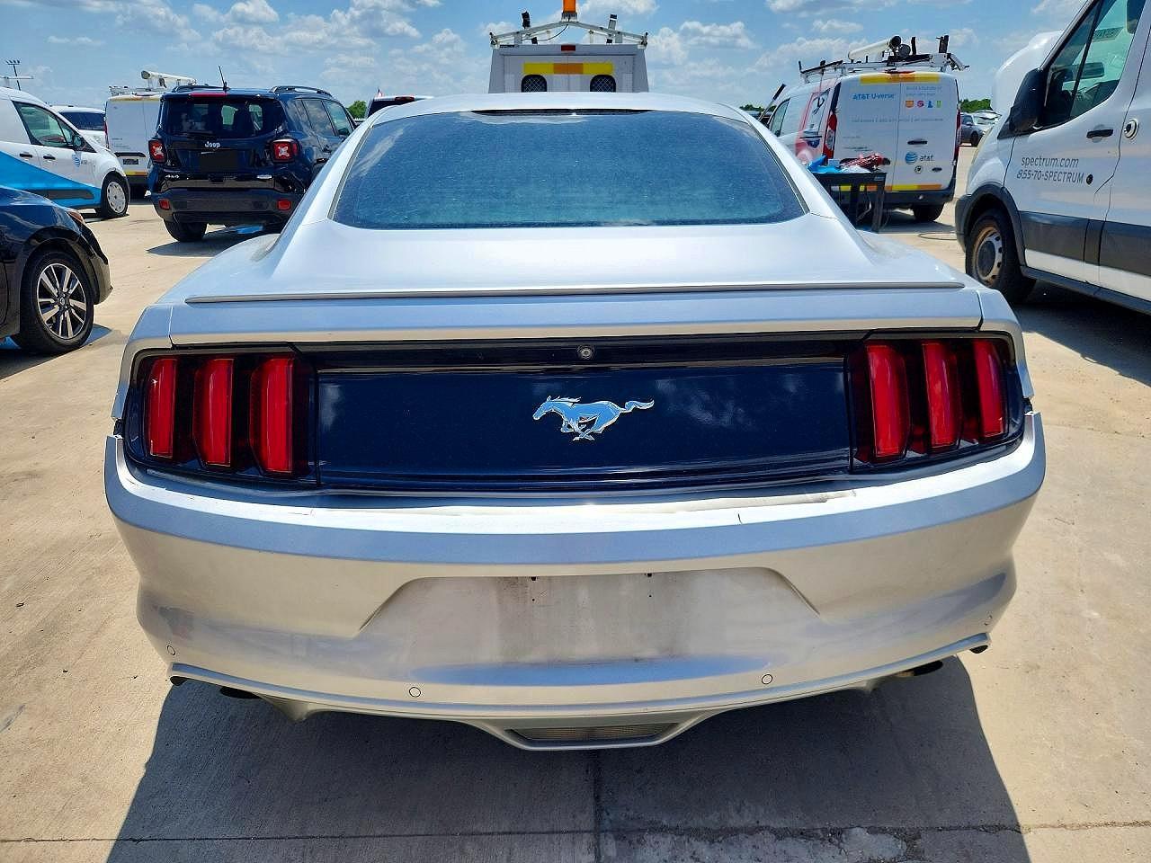 2016 Ford Mustang - zdjęcie 6