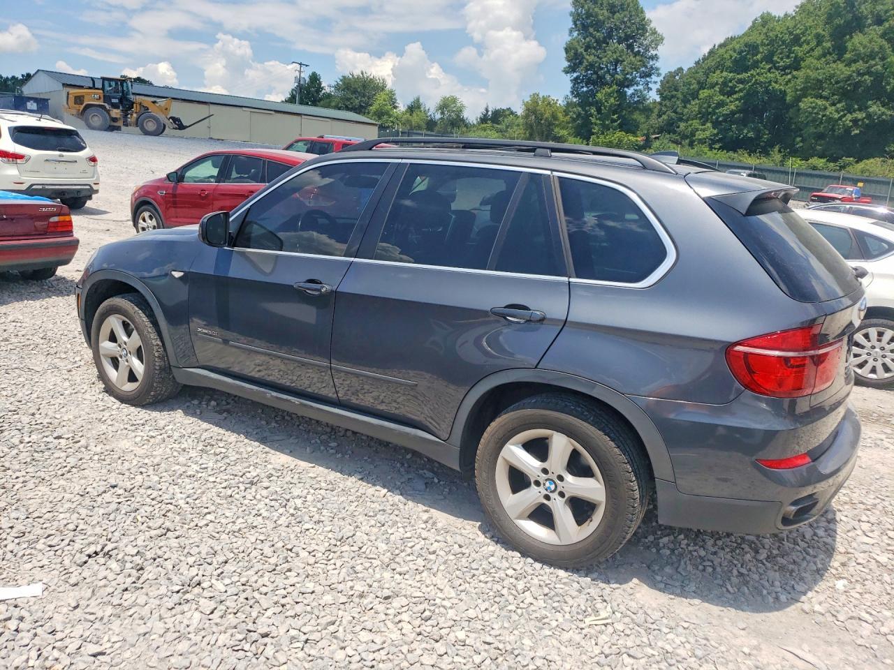 2013 BMW X5 xDrive50I - zdjęcie 2