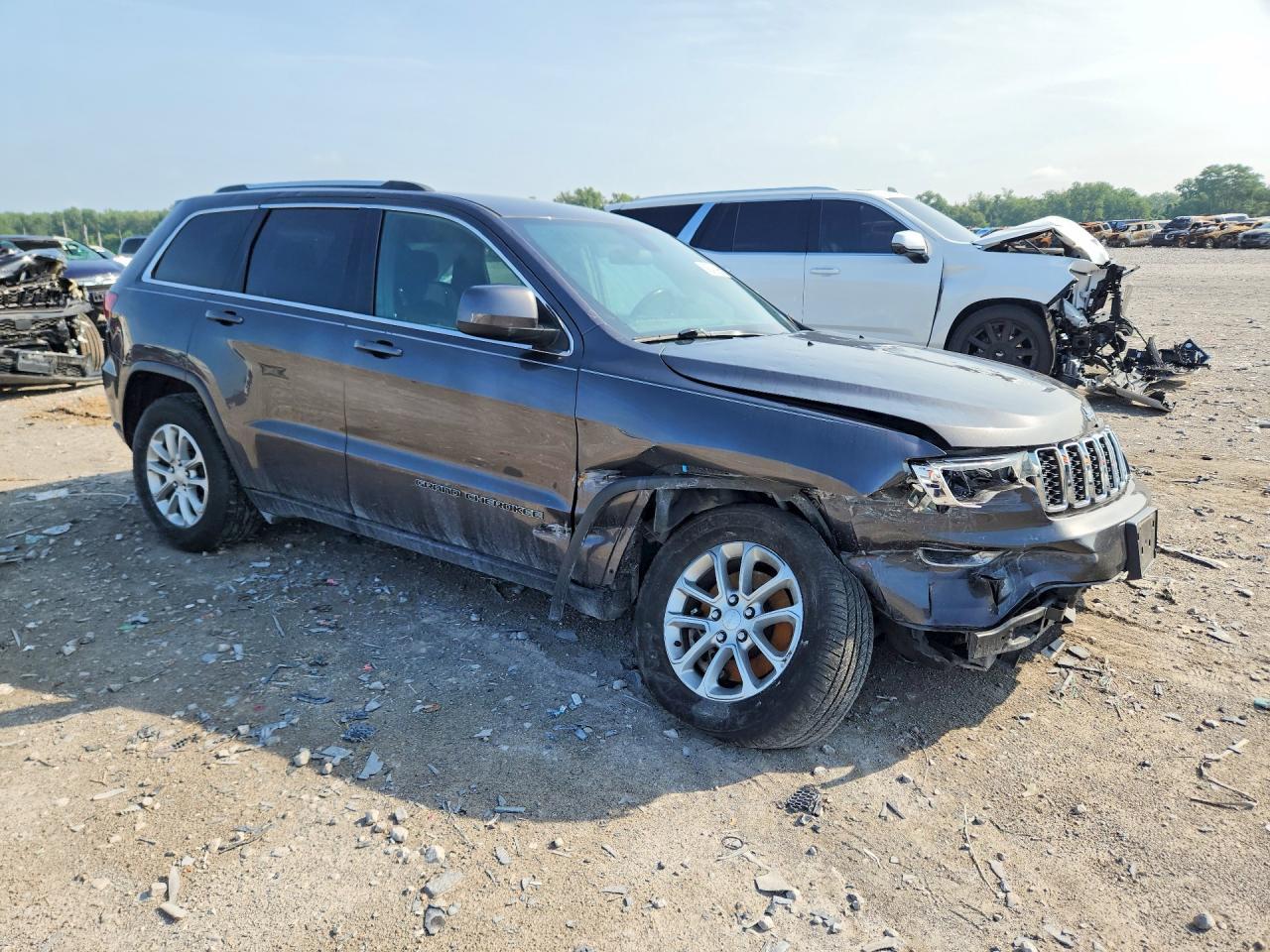 2021 Jeep Grand Cherokee Laredo - zdjęcie 4