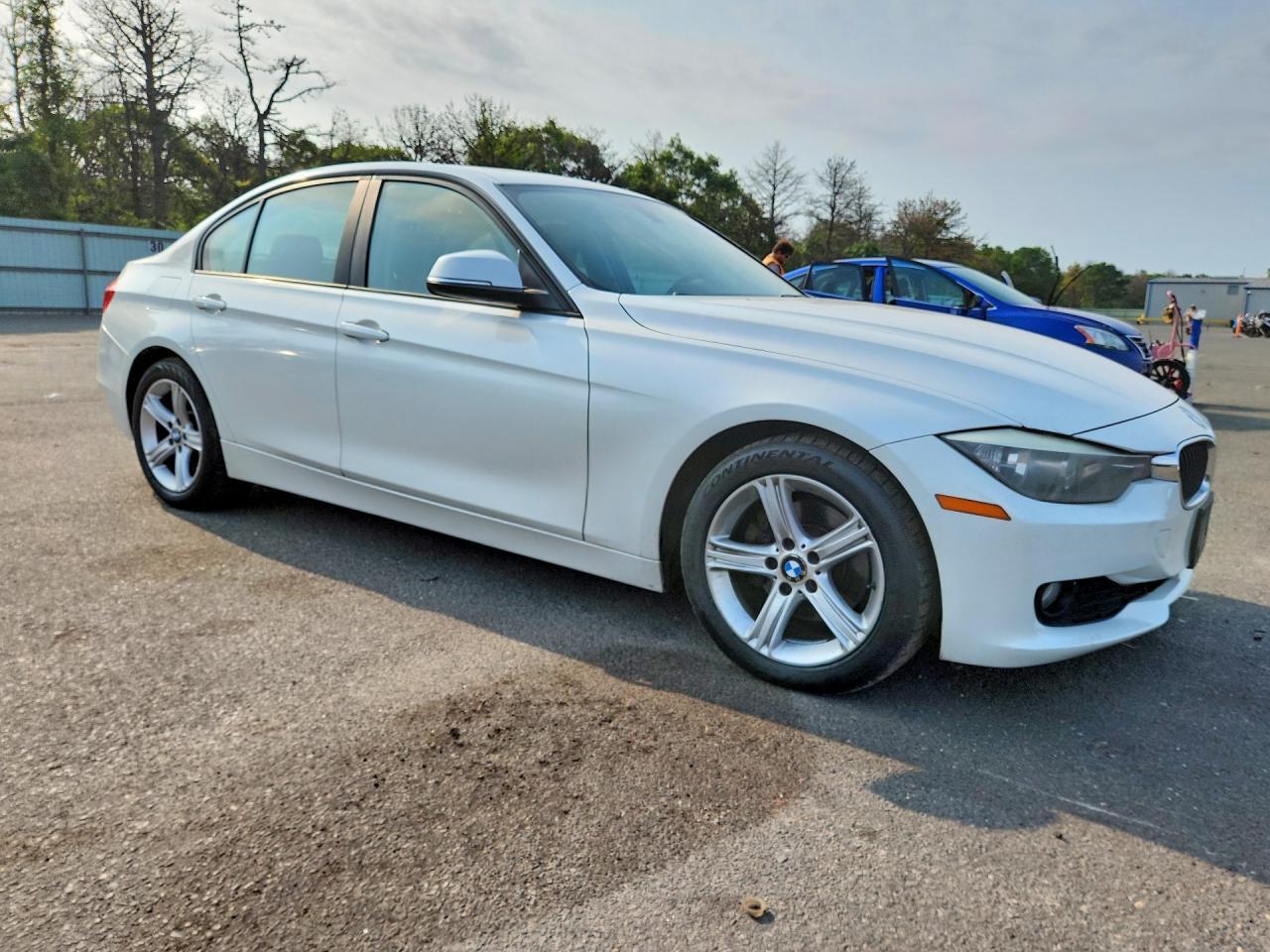 2013 BMW 320 I xDrive - zdjęcie 4