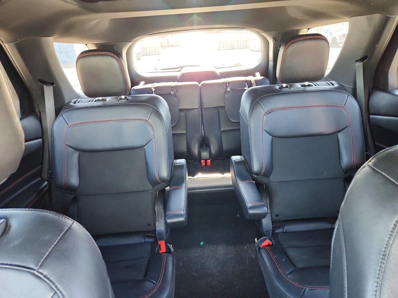 2023 Ford Explorer St-Line - zdjęcie 10