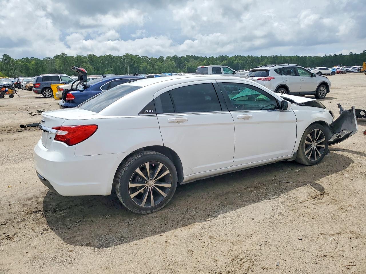 2014 Chrysler 200 Touring - zdjęcie 3