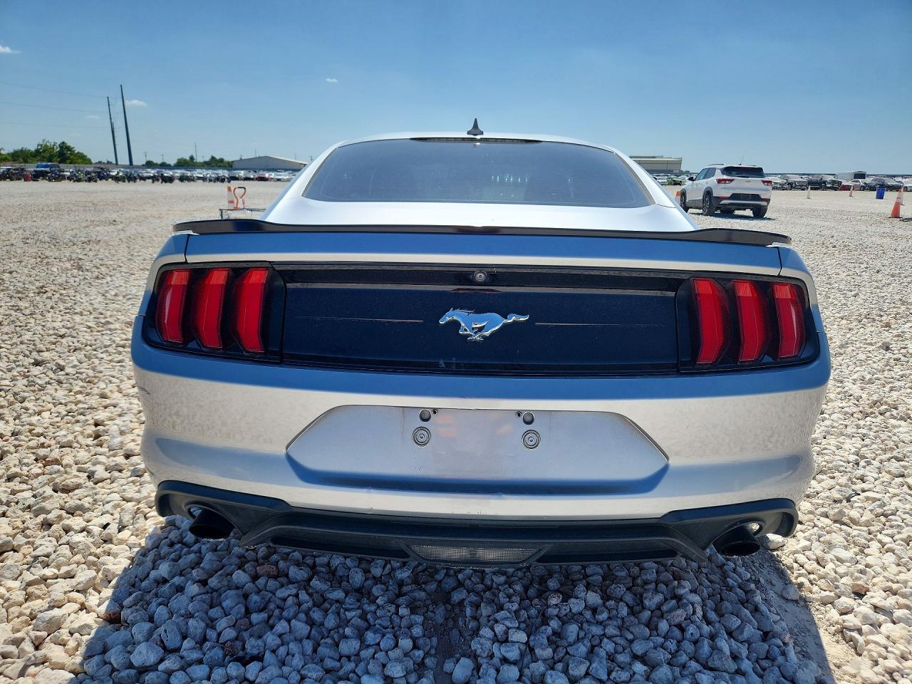2020 Ford Mustang - zdjęcie 6