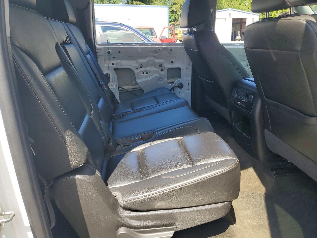 2016 Chevrolet Suburban K1500 Lt - zdjęcie 11