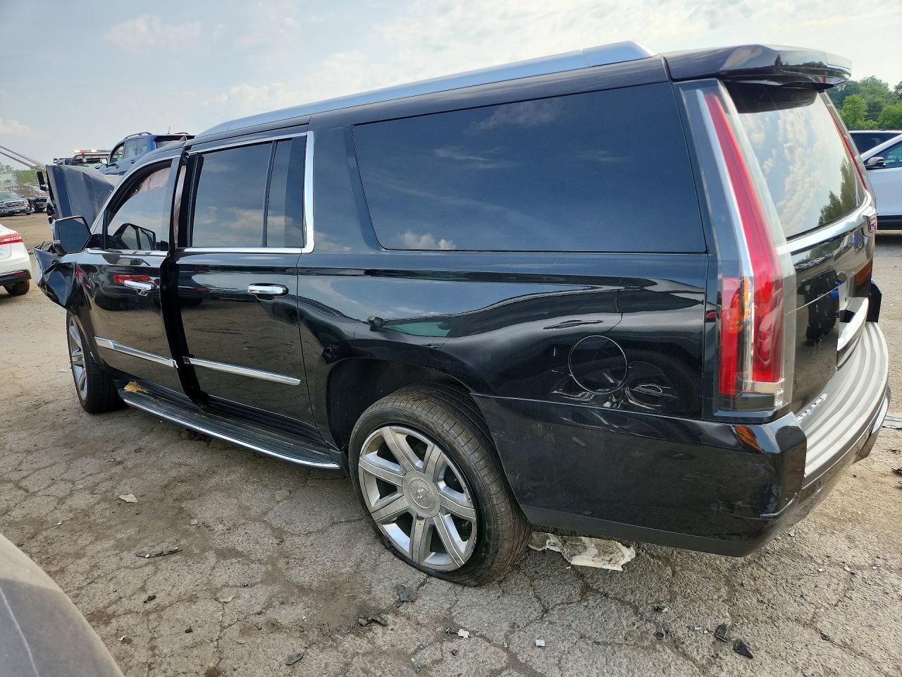 2018 Cadillac Escalade Esv Luxury - zdjęcie 2