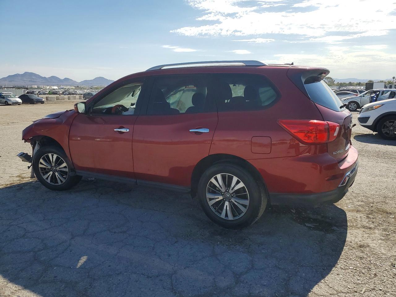 2017 Nissan Pathfinder Sv - zdjęcie 2
