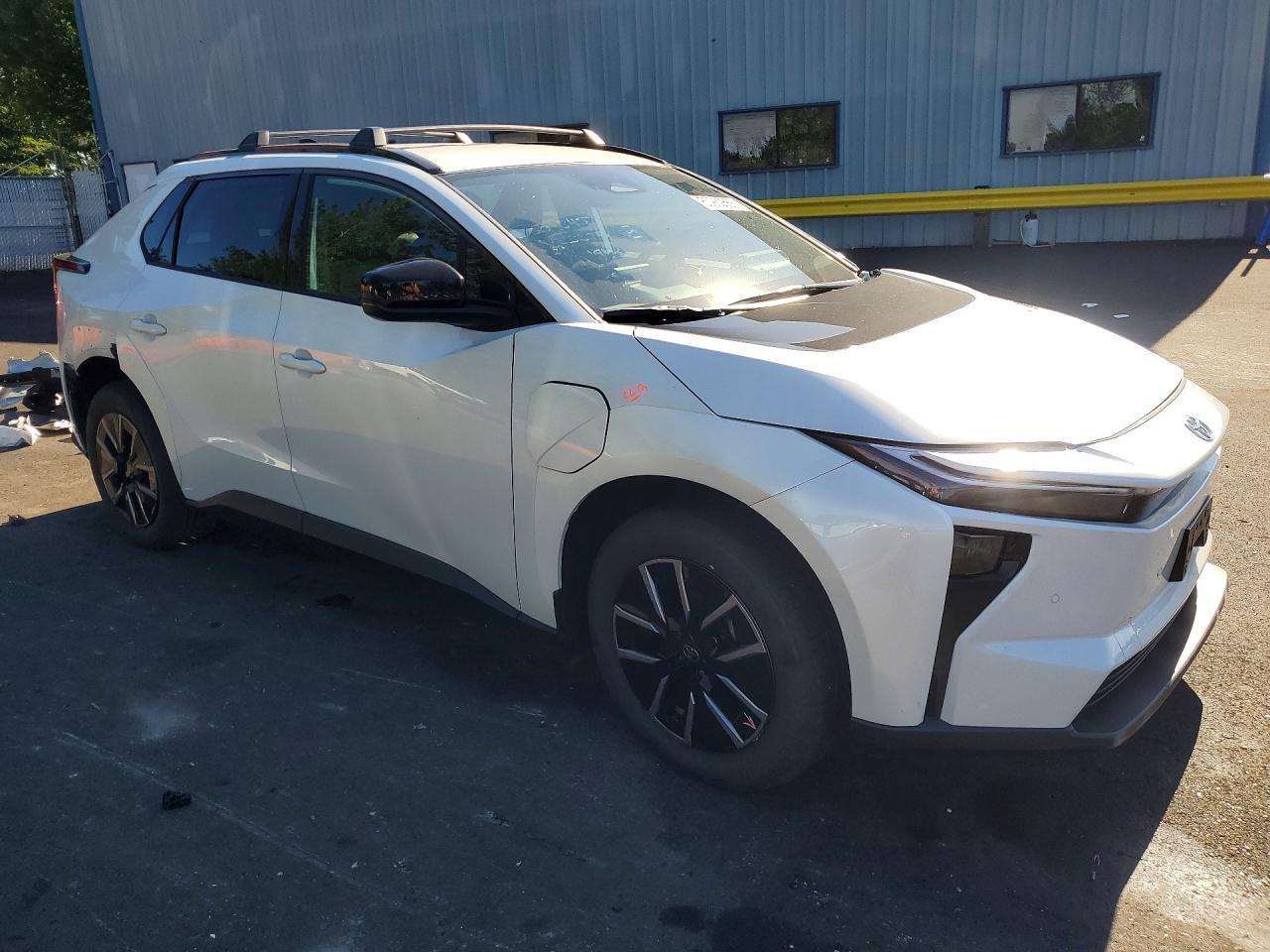 2026 Toyota Bz Xle Plus - zdjęcie 4