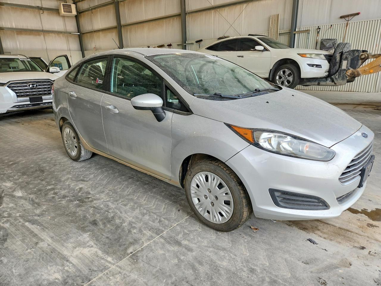 2016 Ford Fiesta S - zdjęcie 4