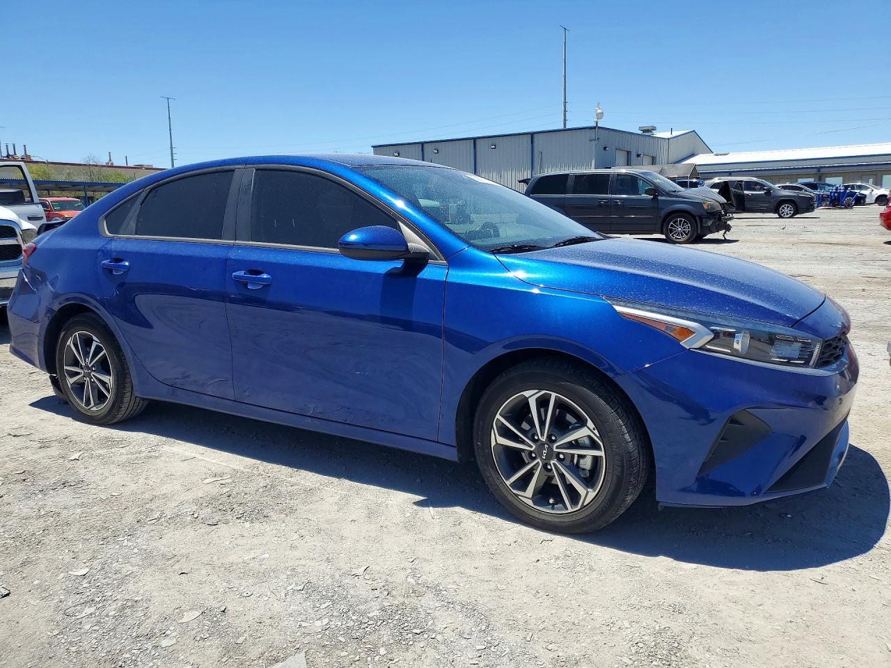 2024 Kia Forte Lxs - zdjęcie 4