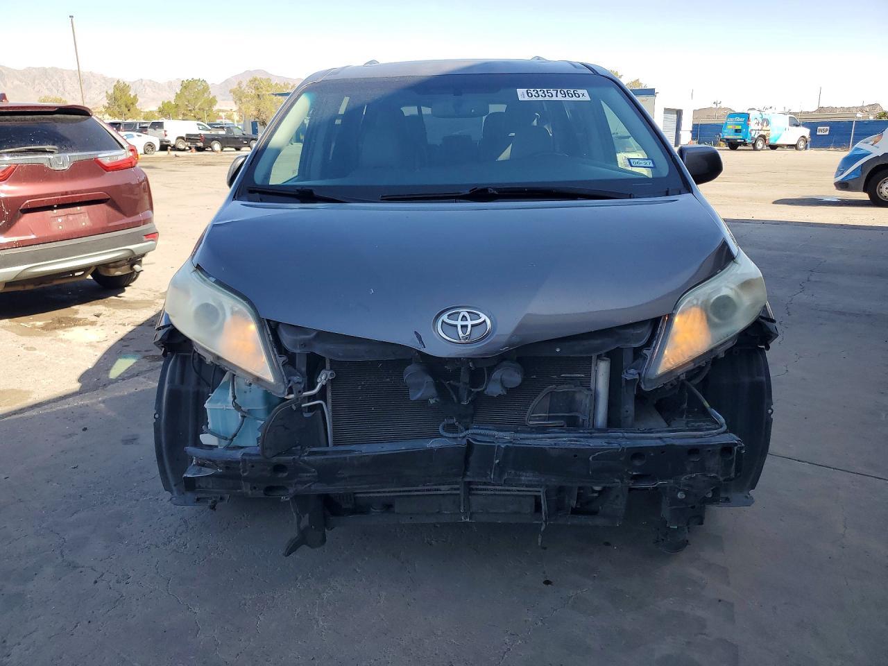 2017 Toyota Sienna Xle Premium 8-Passenger - zdjęcie 5