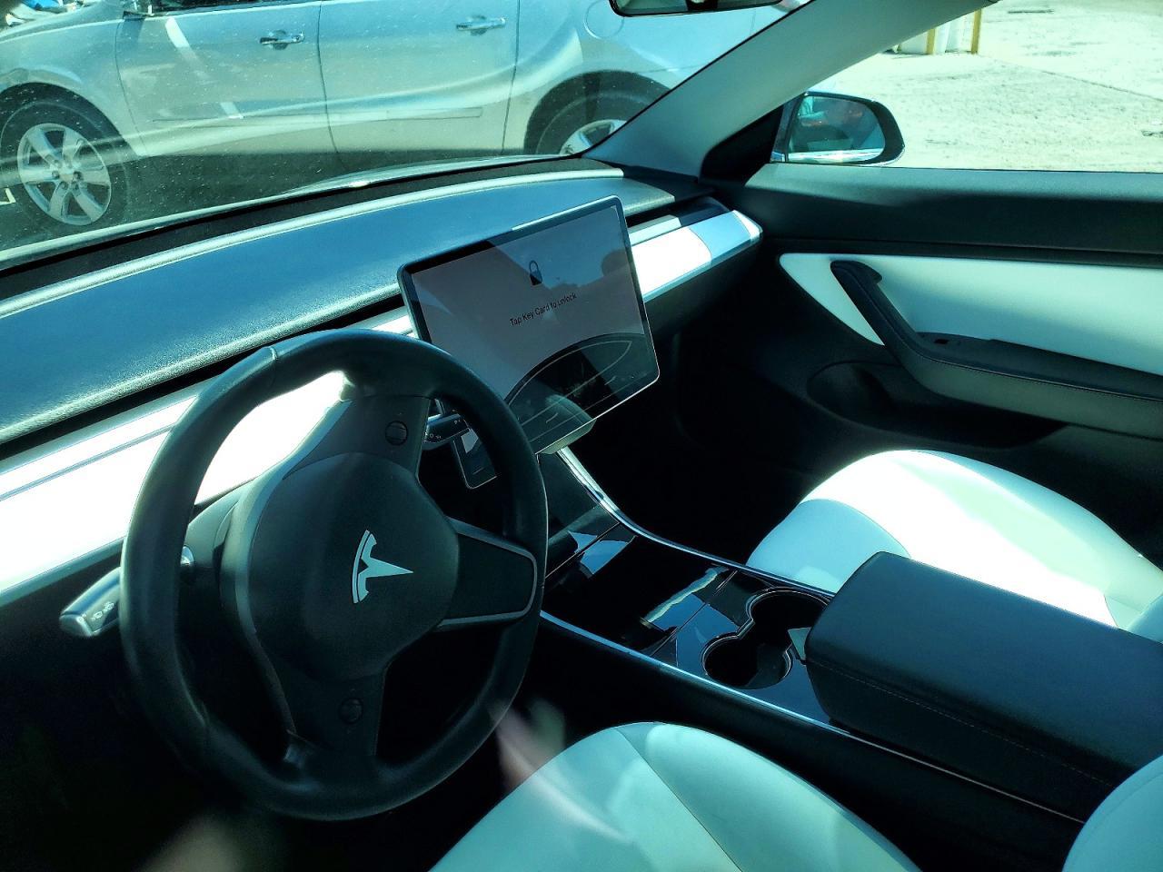 2018 Tesla Model 3 - zdjęcie 9