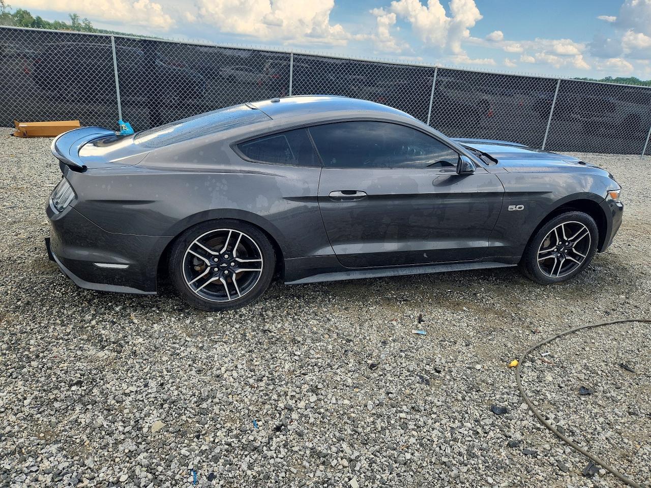2017 Ford Mustang Gt - zdjęcie 3