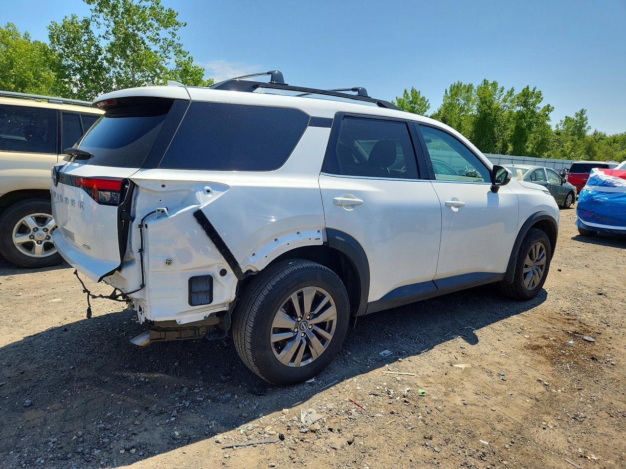 2015 Nissan Pathfinder S - zdjęcie 3