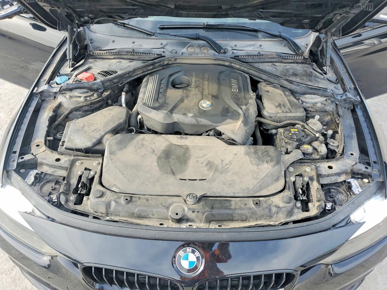 2017 BMW Seria 3 330i - zdjęcie 11