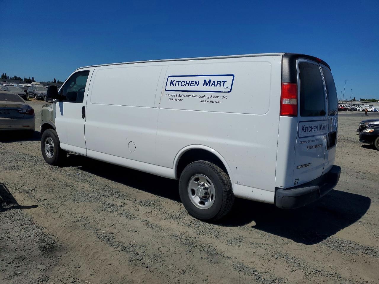 2016 Chevrolet Express G2500 - zdjęcie 2