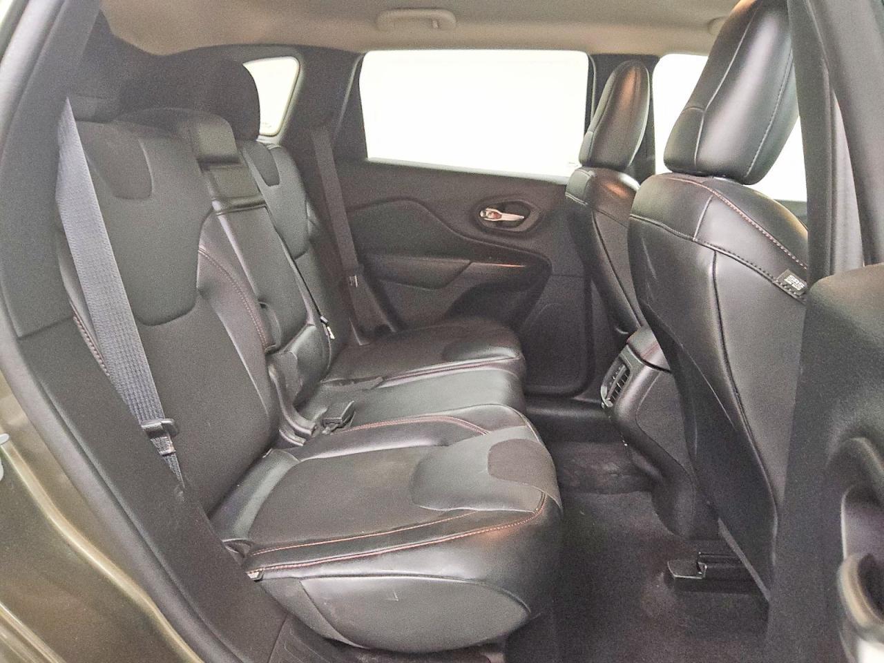 2014 Jeep Cherokee Trailhawk - zdjęcie 11