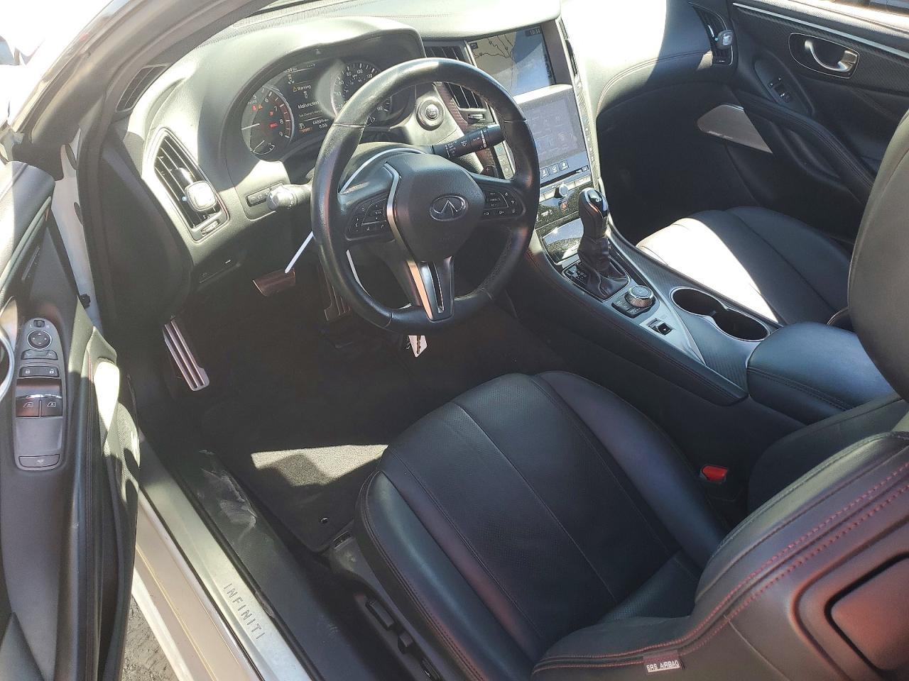 2021 Infiniti Q60 Red Sport 400 - zdjęcie 8