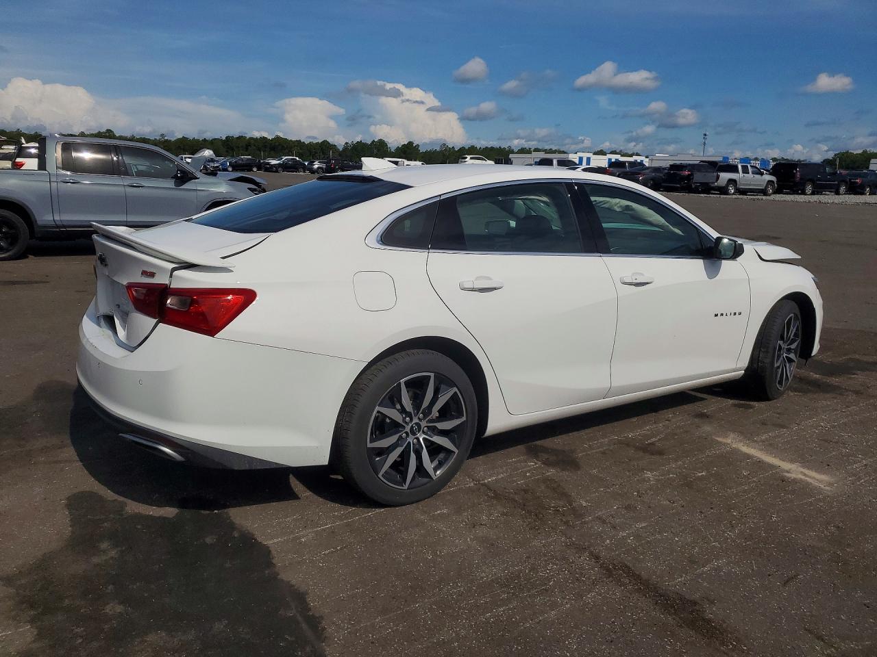 2025 Chevrolet Malibu Rs - zdjęcie 3