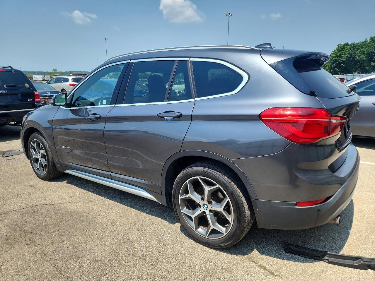 2018 BMW X1 xDrive28I - zdjęcie 2