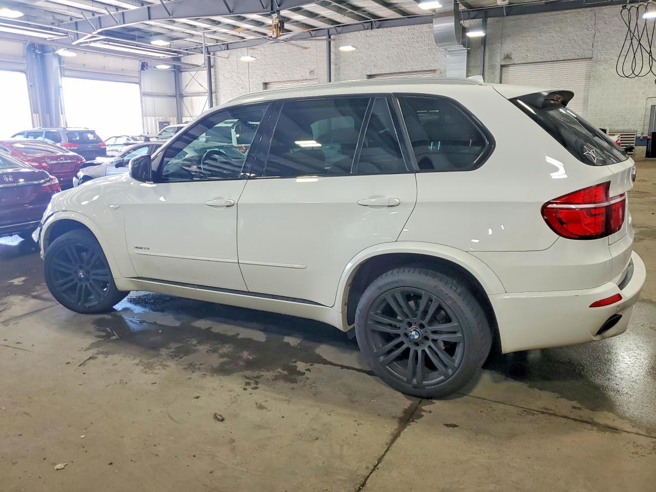 2013 BMW X5 xDrive35I - zdjęcie 2