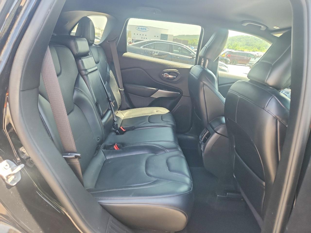 2019 Jeep Cherokee Limited - zdjęcie 10