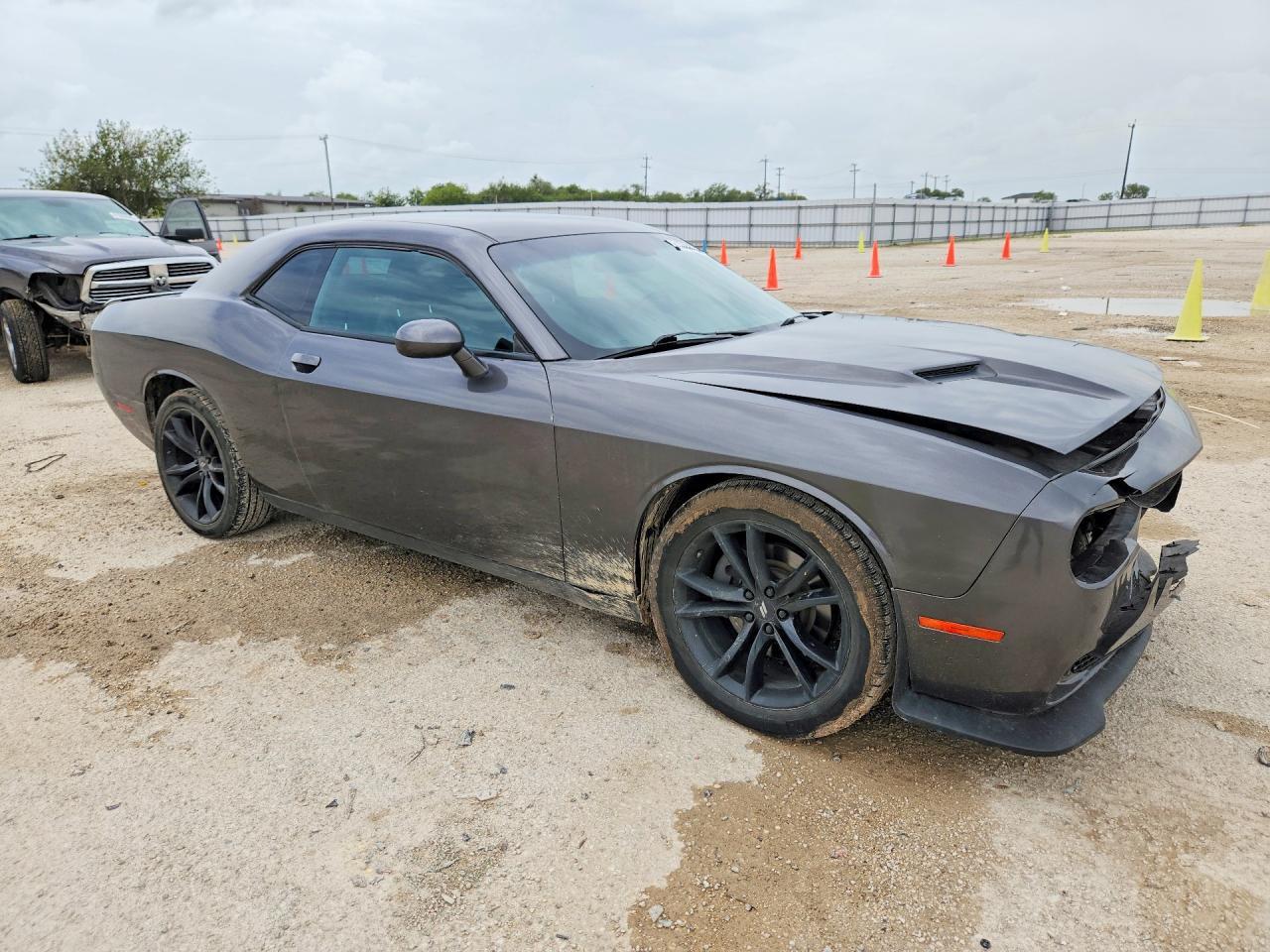 2016 Dodge Challenger R/T - zdjęcie 4