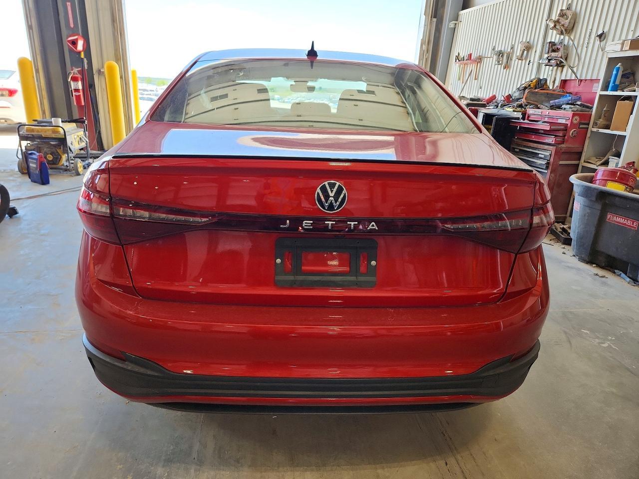 2025 Volkswagen Jetta - zdjęcie 6