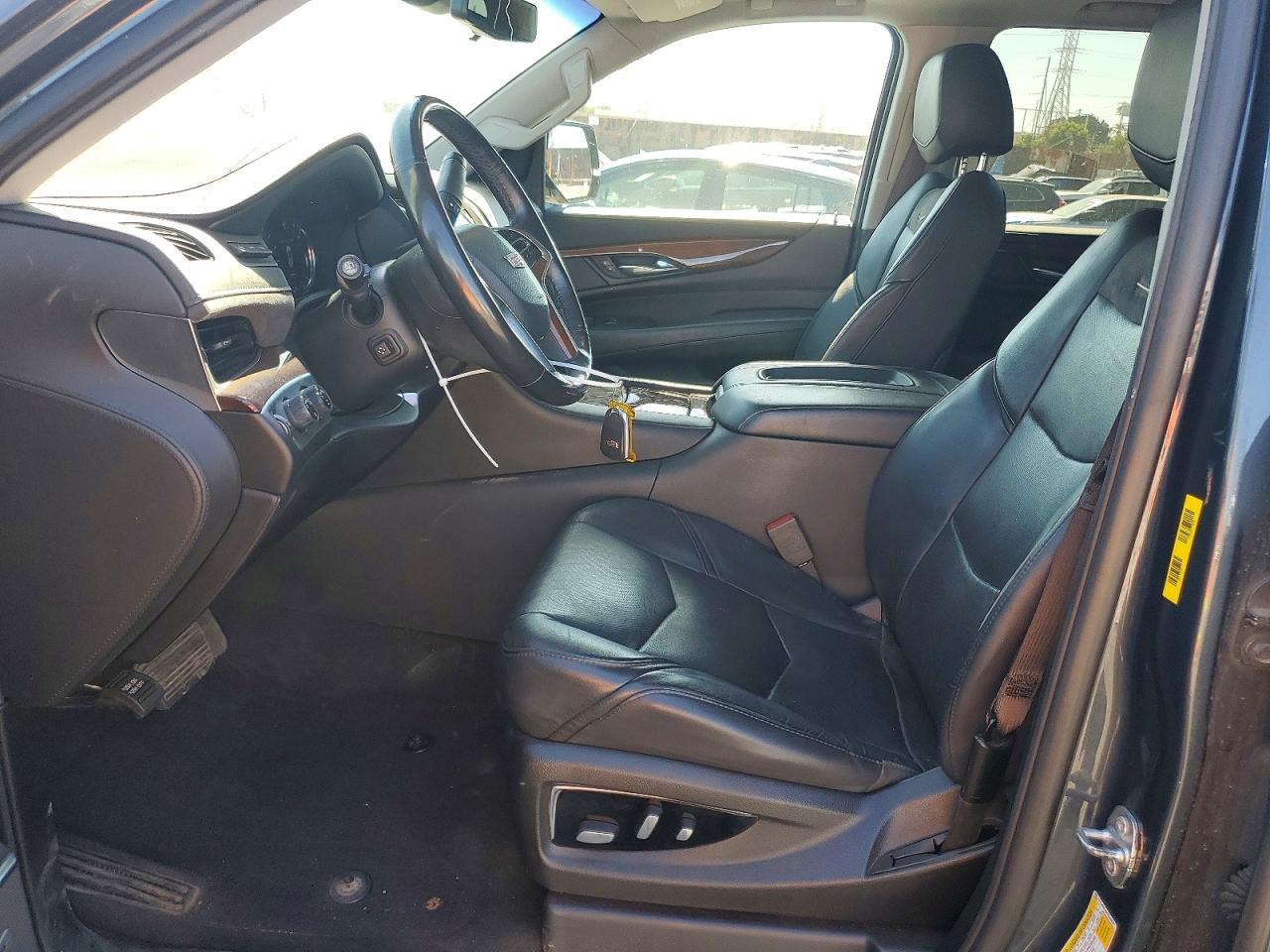 2019 Cadillac Escalade Luxury - zdjęcie 7