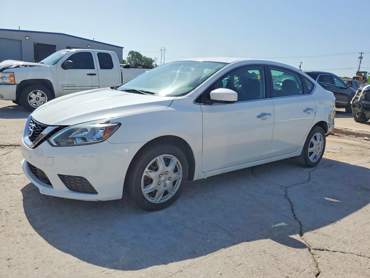 2019 Nissan Sentra S - zdjęcie główne