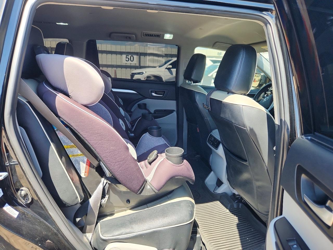 2019 Toyota Highlander Le - zdjęcie 11
