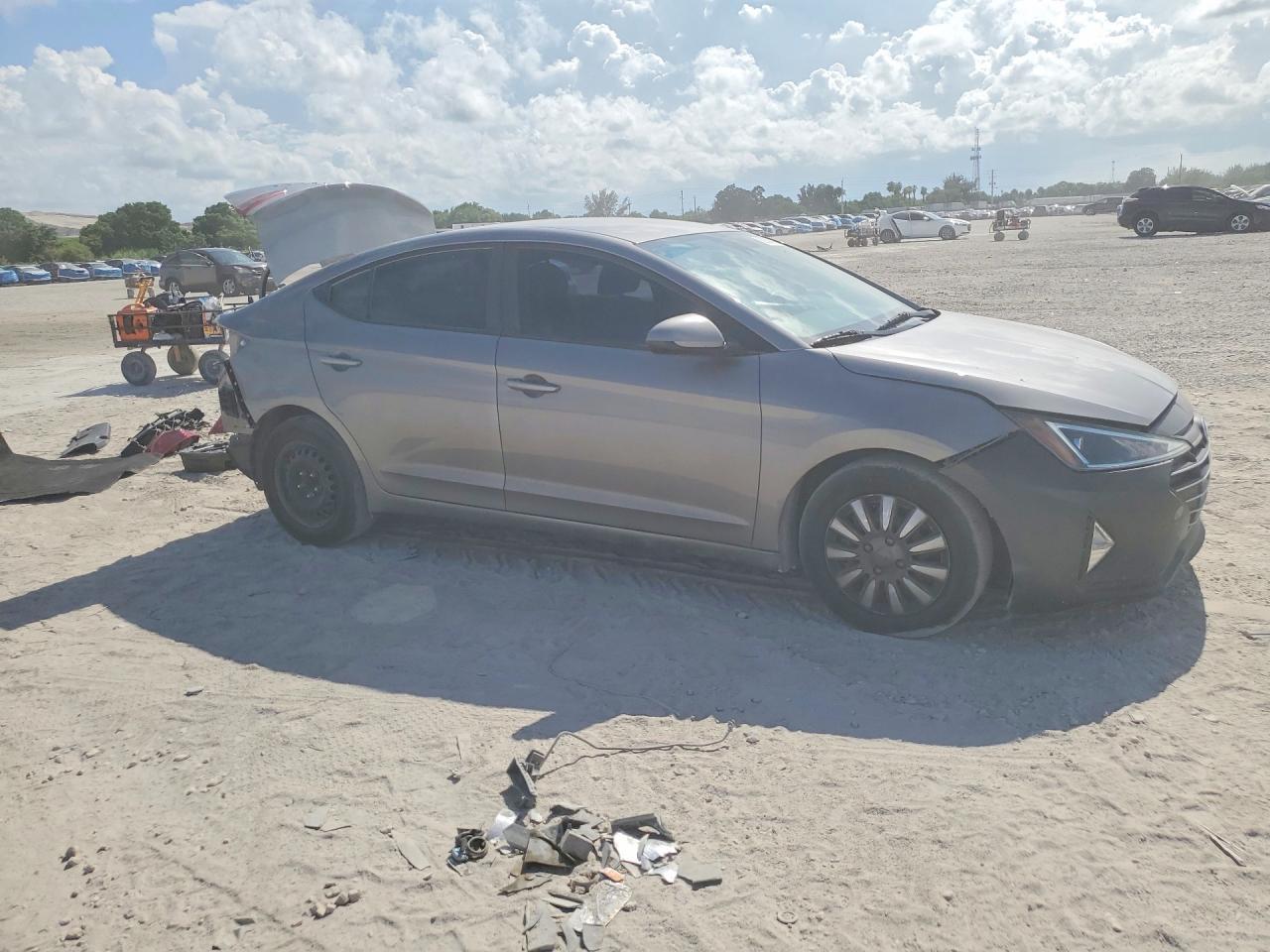 2020 Hyundai Elantra Se - zdjęcie 4